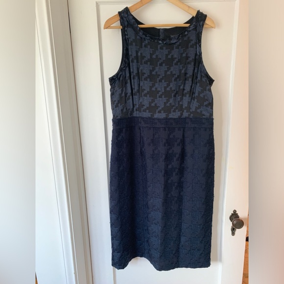 Bombshell midnight blue Banana Republic MadMen wiggle dress - Picture 5 of 7